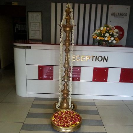 Aquarock Hotel Kazhakuttam ภายนอก รูปภาพ