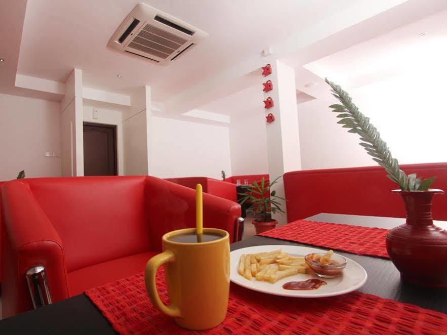 Aquarock Hotel Kazhakuttam ภายนอก รูปภาพ